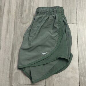 Nike Army Green Dry Fit Shorts!!💚🌲